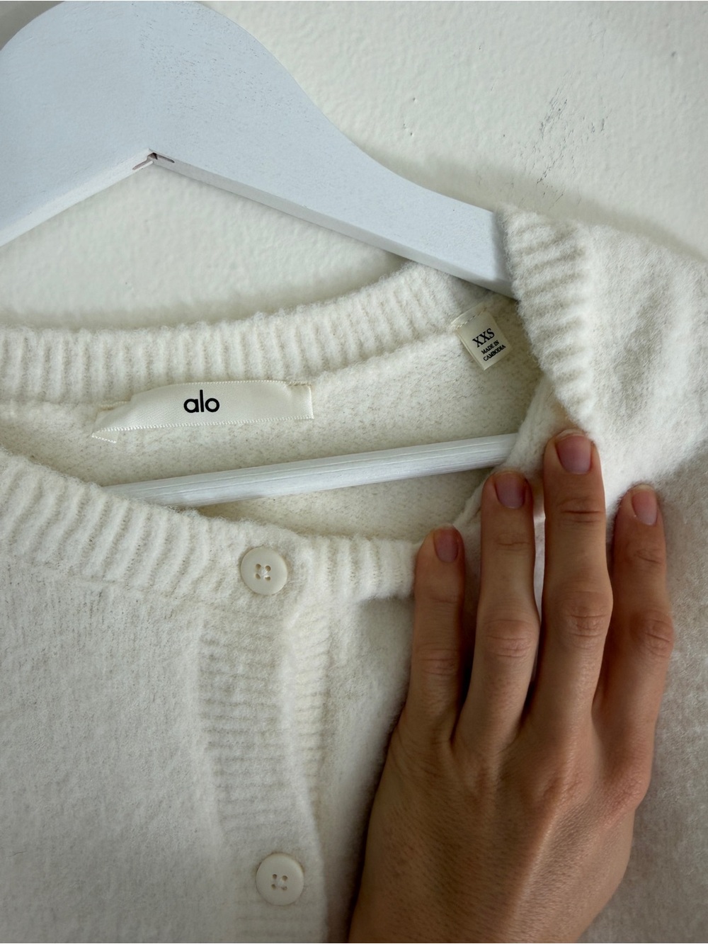 ALO Snuggle Up Sweater Cropped Cardigan in Ivory - XXS - Picture 6 of 9
